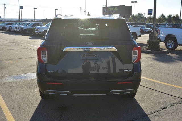 Used 2022 Ford Explorer XLT w/ Equipment Group 202A image 6