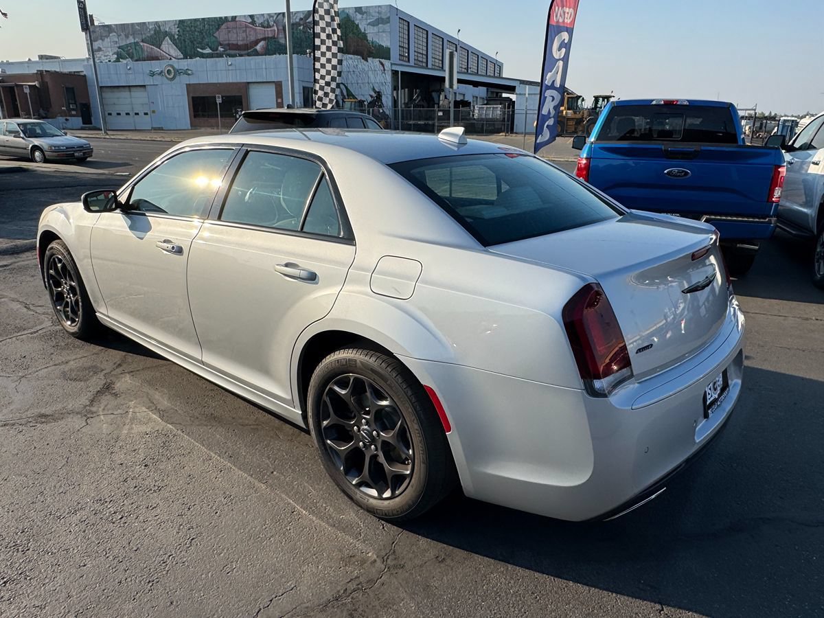Used 2022 Chrysler 300 Touring L AWD/4WD image 7