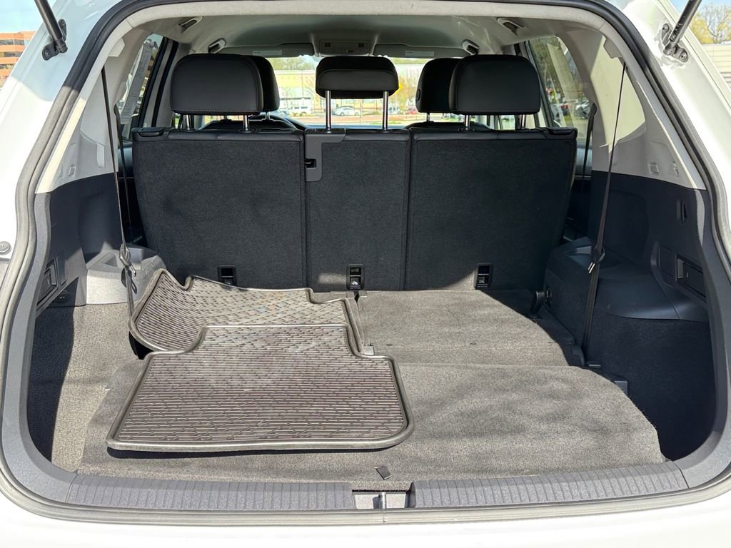 Used 2020 Volkswagen Tiguan SE image 27