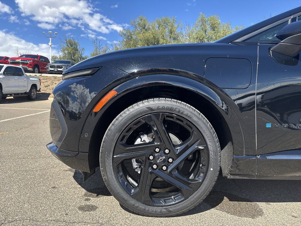 Certified 2024 Chevrolet Equinox EV RS FWD image 36
