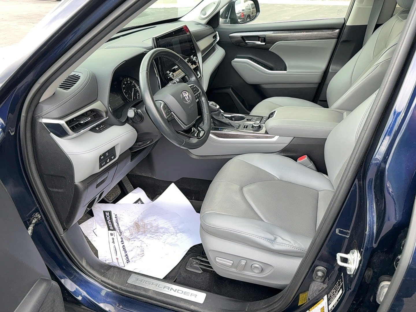 Used 2021 Toyota Highlander Limited AWD/4WD image 11
