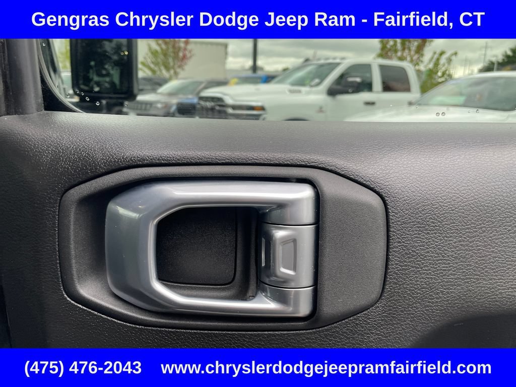 Used 2024 Jeep Wrangler Unlimited AWD/4WD image 24