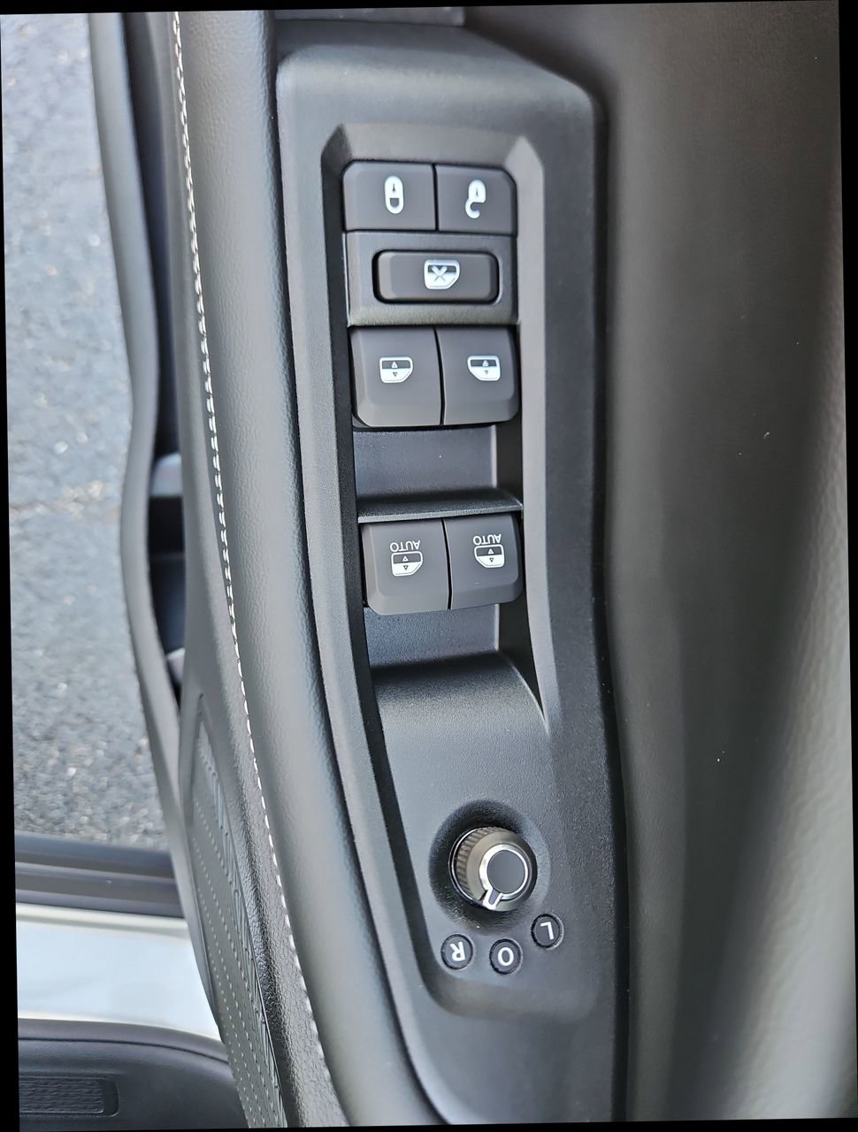 New 2025 Jeep Grand Cherokee Limited w/ Luxury Tech Group II image 20