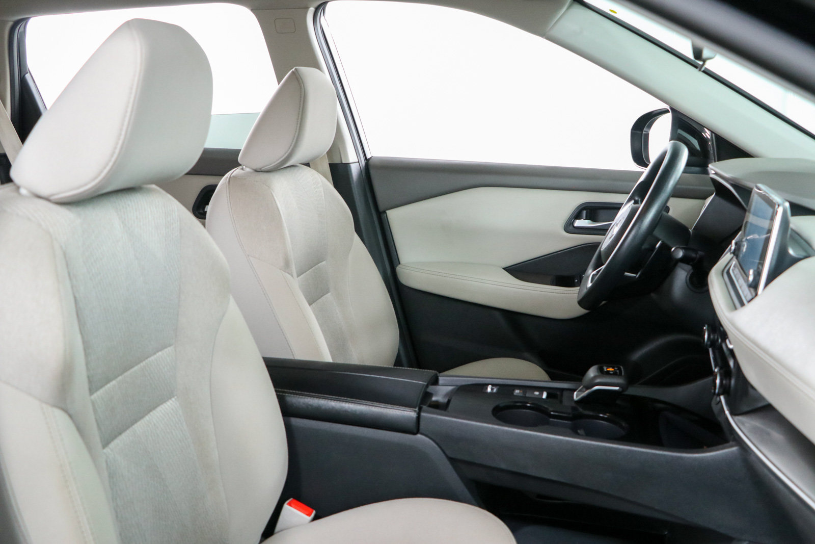 Used 2024 Nissan Rogue SV FWD image 26