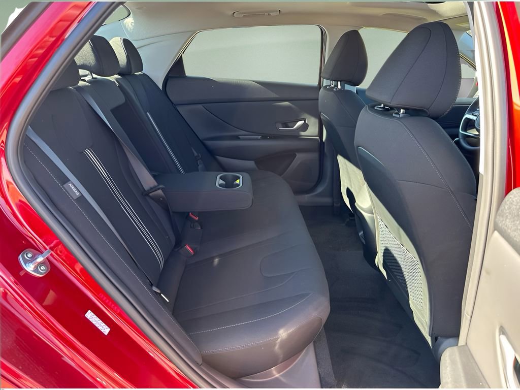 New 2025 Hyundai Elantra SEL image 23