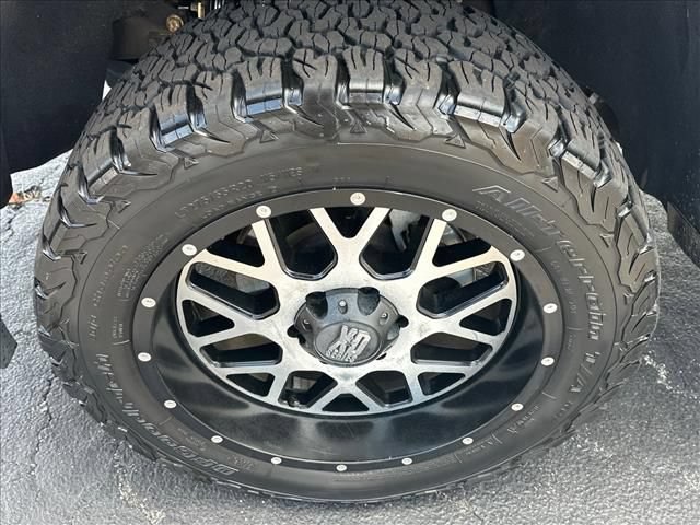 Used 2018 Chevrolet Silverado 1500 LT w/ All Star Edition AWD/4WD image 33