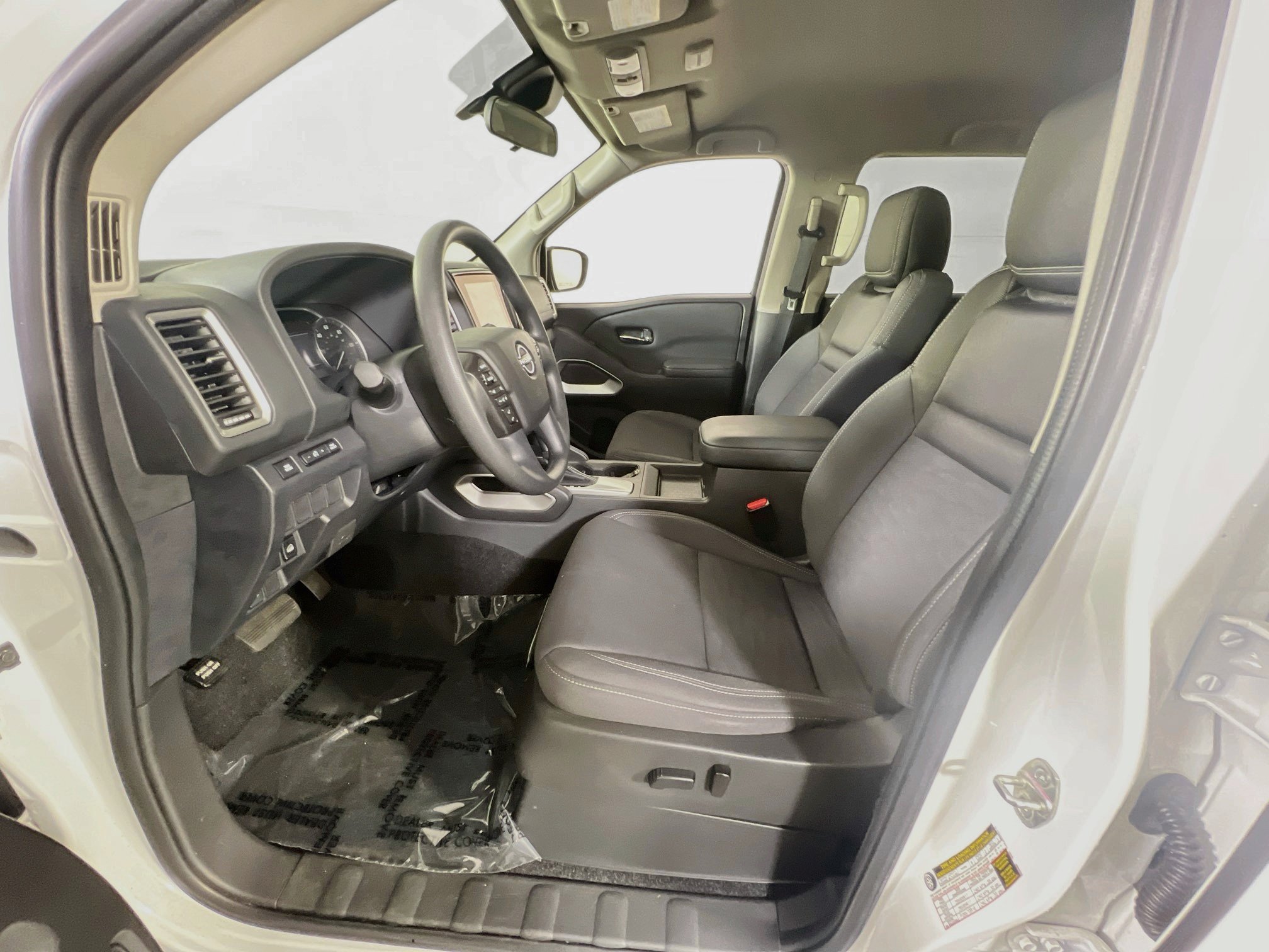 Used 2022 Nissan Frontier SV AWD/4WD image 19
