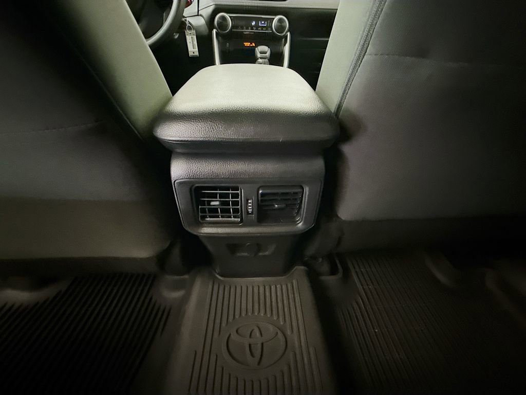 Used 2022 Toyota RAV4 LE FWD image 23