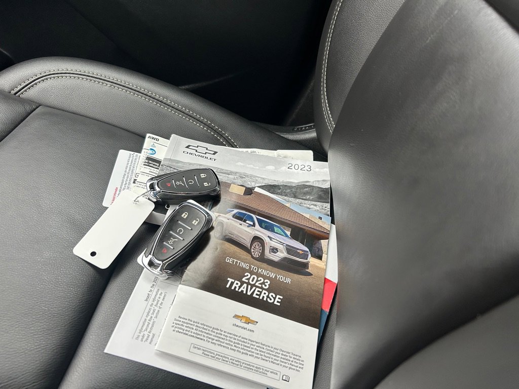 Used 2023 Chevrolet Traverse LT image 55