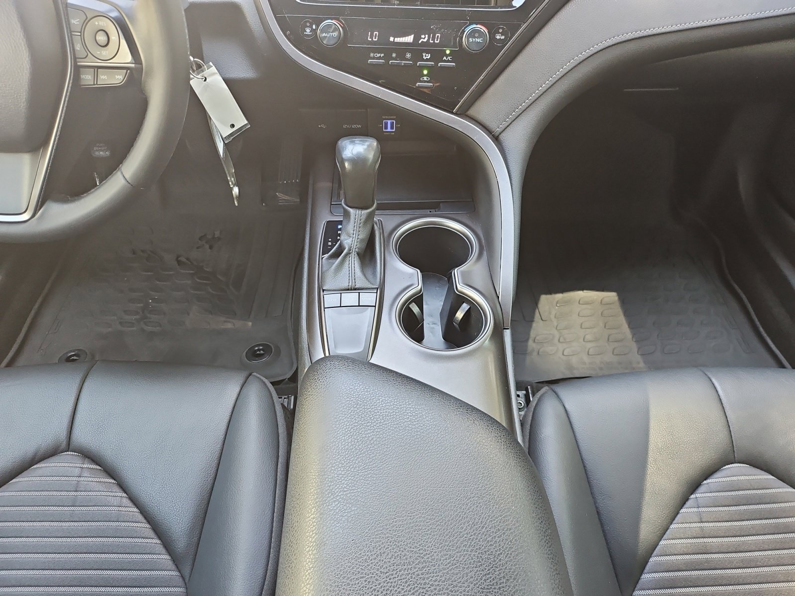 Used 2023 Toyota Camry SE FWD image 31