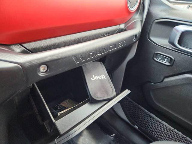 Used 2022 Jeep Wrangler Unlimited Rubicon w/ LED Lighting Group AWD/4WD image 48