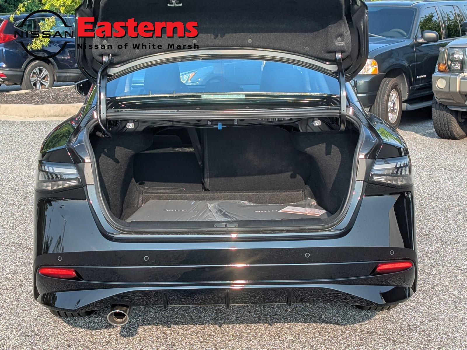 New 2026 Nissan Sentra SR w/ SR Premium Package FWD image 10