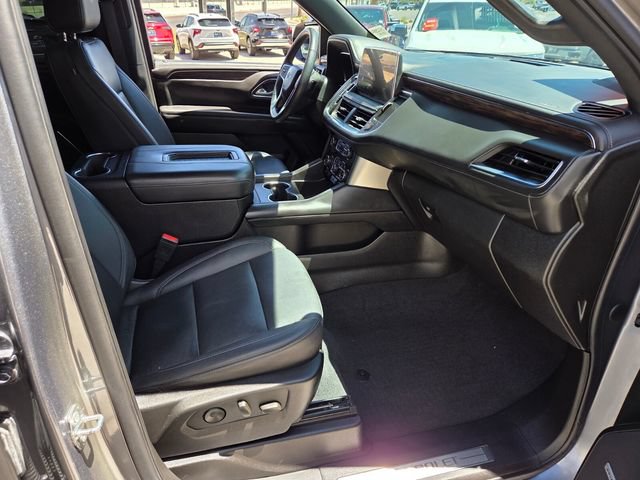 Certified 2022 Chevrolet Tahoe Z71 w/ Luxury Package AWD/4WD image 16