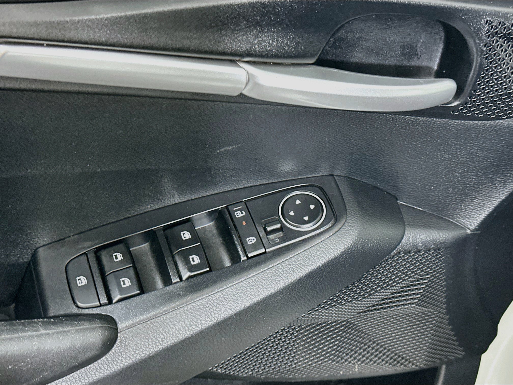 Used 2025 Kia Seltos LX AWD/4WD image 15