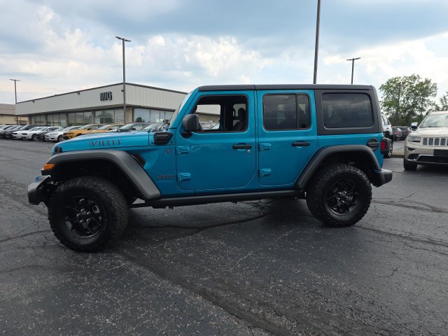 Used 2024 Jeep Wrangler Unlimited AWD/4WD image 3