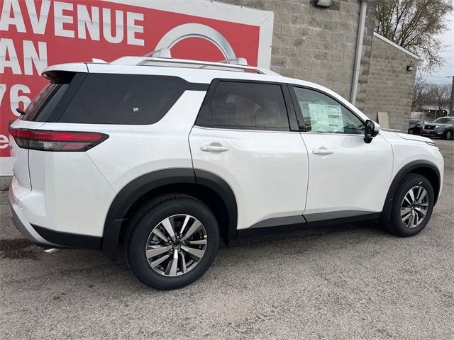 New 2025 Nissan Pathfinder SL image 4