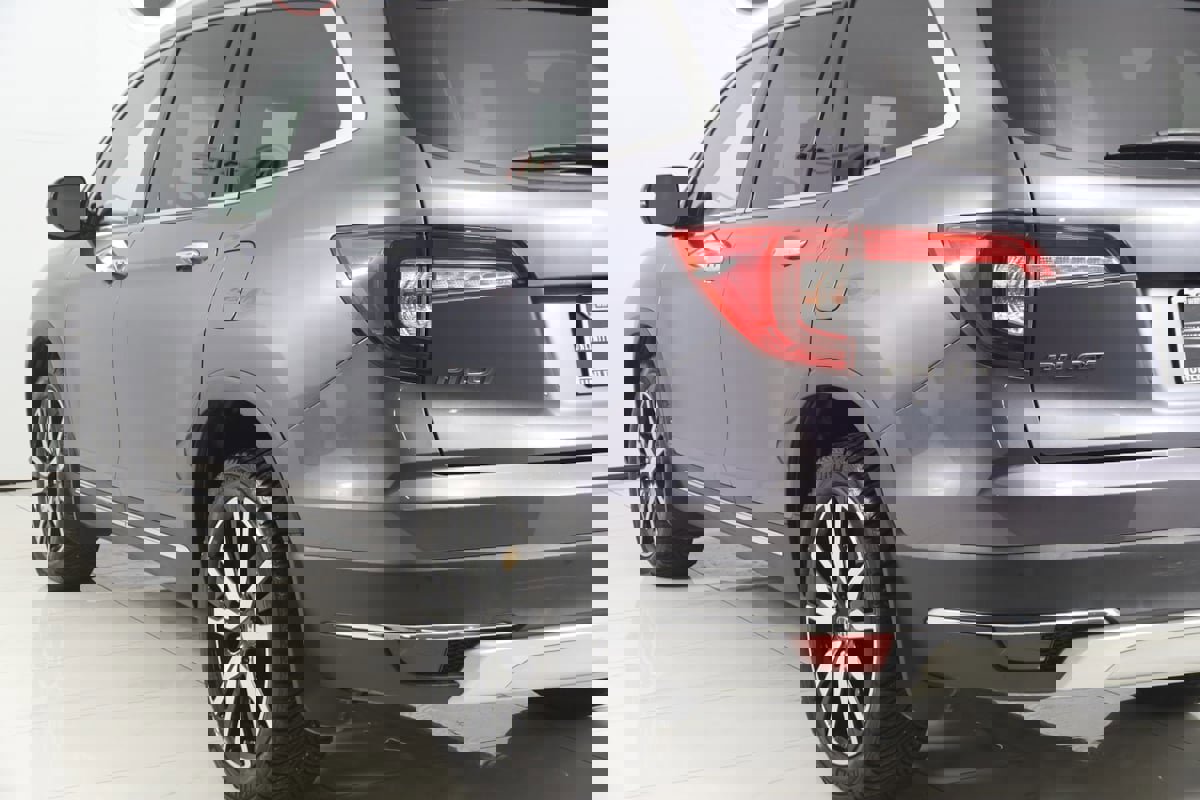 Used 2019 Honda Pilot Touring image 25