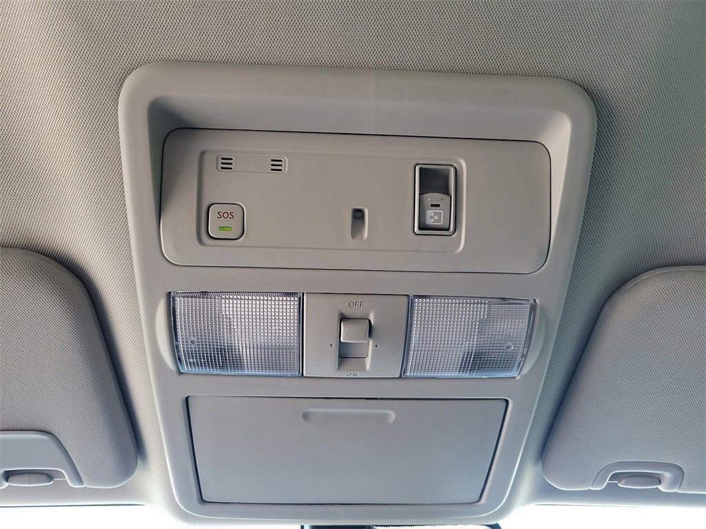 Certified 2024 Nissan Titan SV image 21