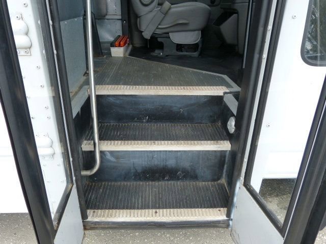 Used 2007 Chevrolet Express 3500 w/ School Bus Package image 18