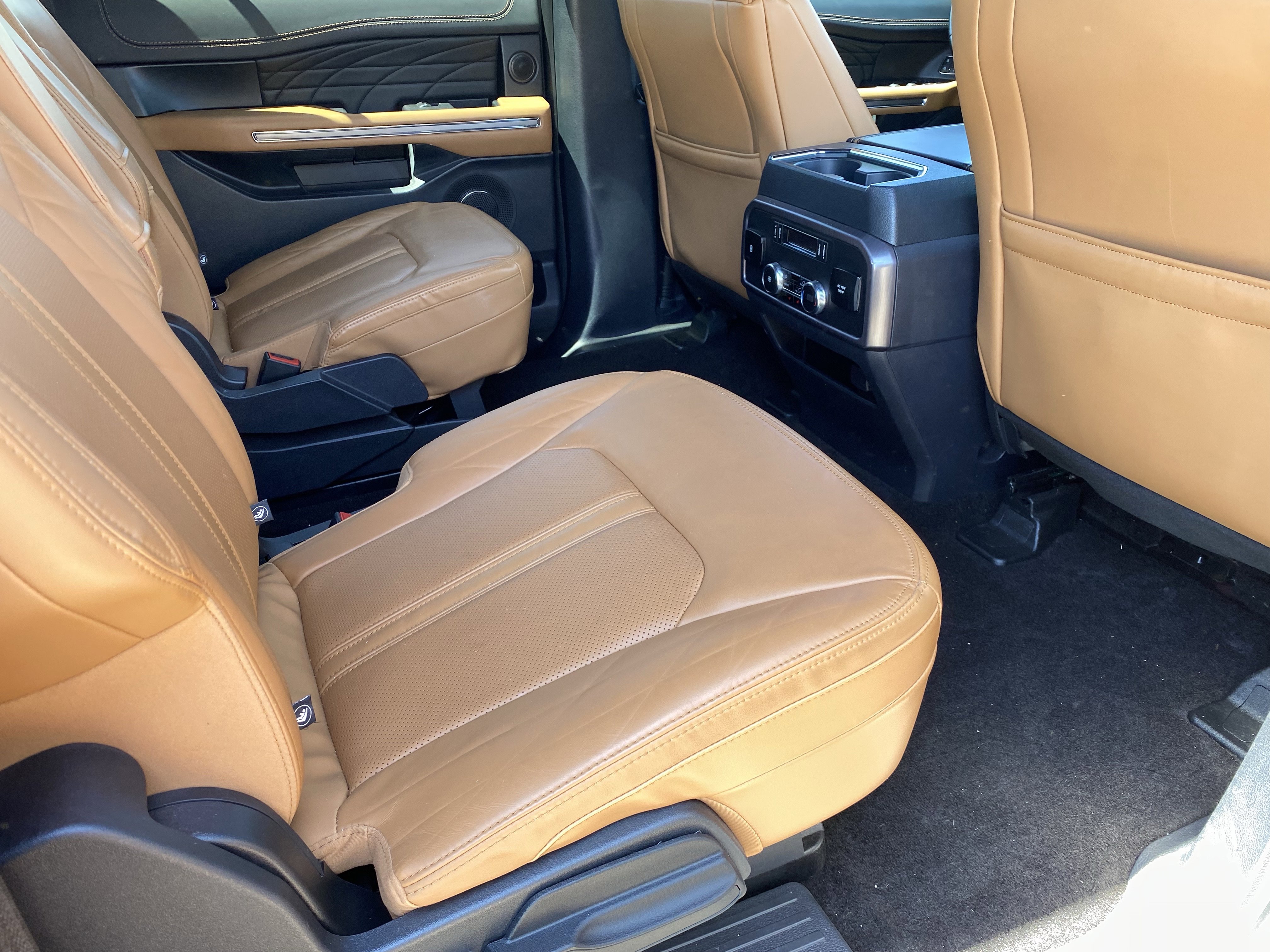 Used 2022 Ford Expedition Max Platinum AWD/4WD image 13