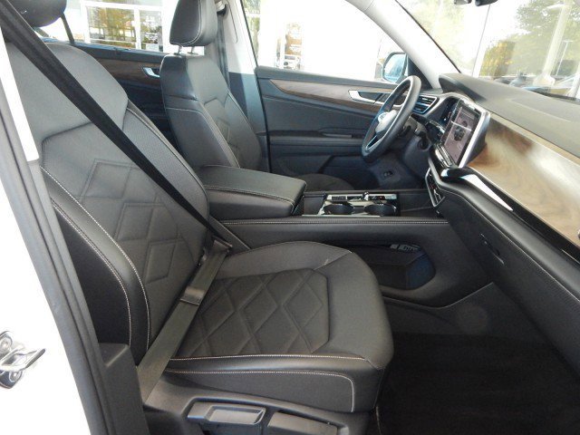 Used 2024 Volkswagen Atlas SE image 21