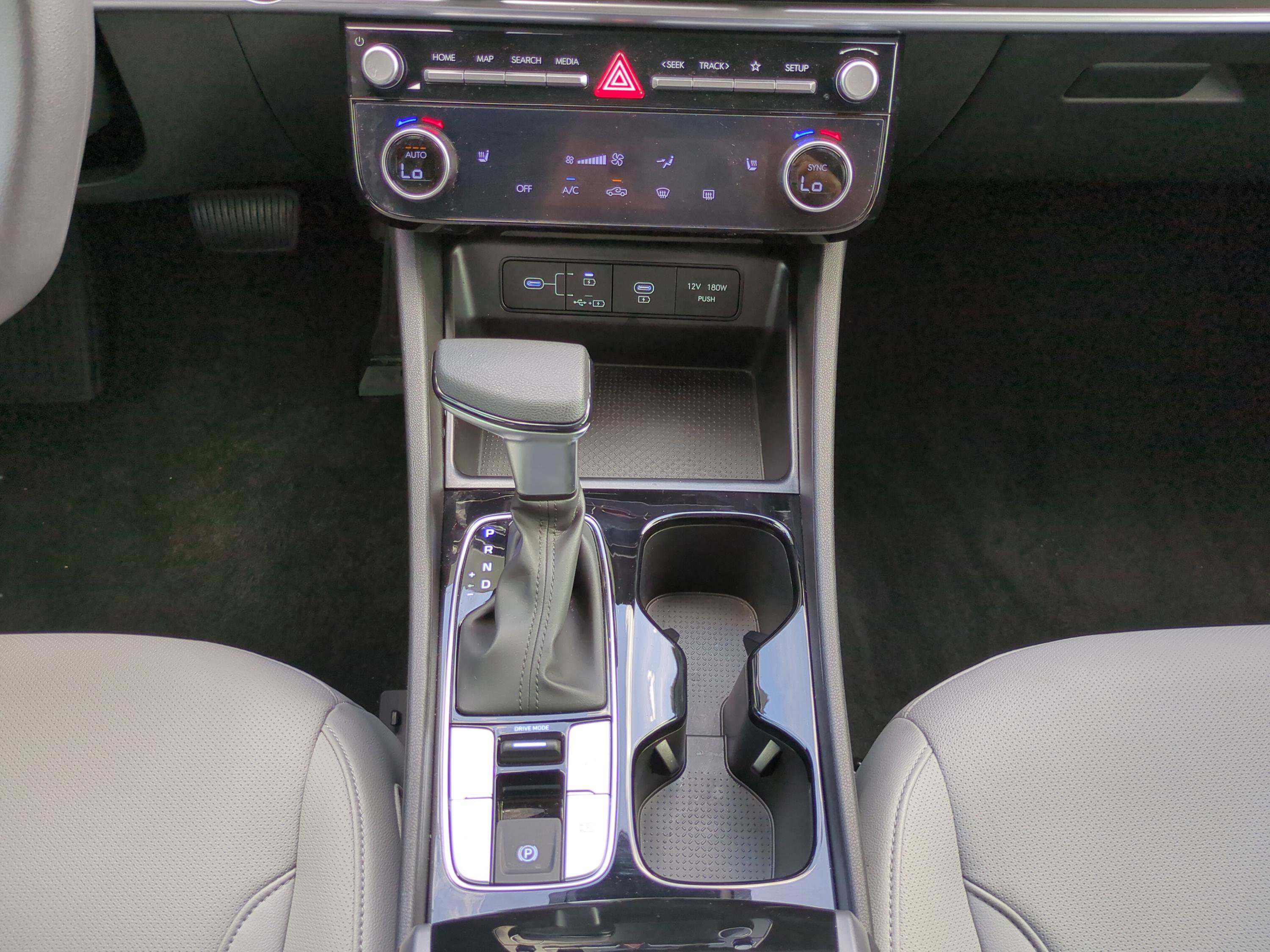 Certified 2025 Hyundai Santa Cruz SEL image 18