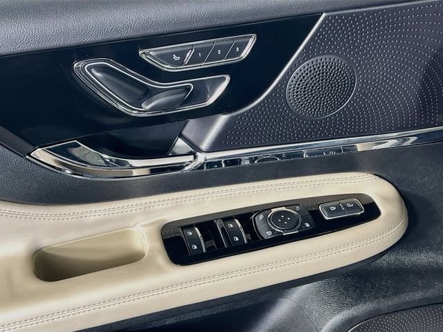 Used 2025 Lincoln Corsair FWD image 12