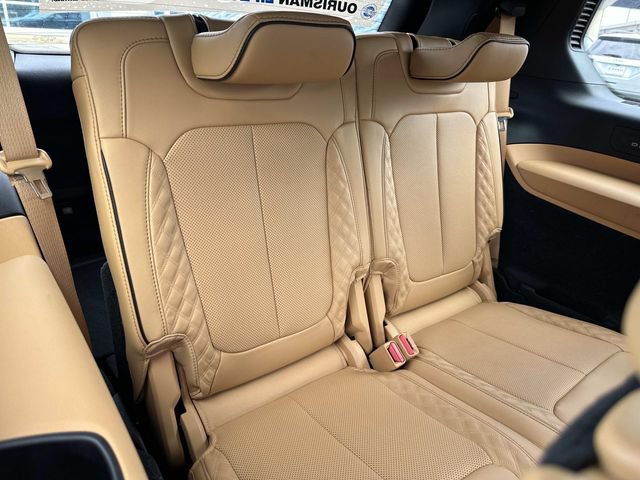 Used 2024 Jeep Grand Cherokee L Summit AWD/4WD image 14