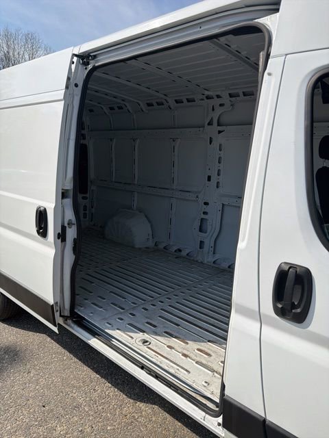 Used 2023 RAM ProMaster 3500 FWD image 4
