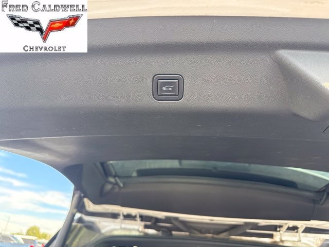 Used 2022 Chevrolet Tahoe Z71 w/ Luxury Package AWD/4WD image 6