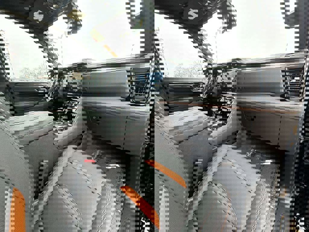 Certified 2024 GMC Sierra 1500 AT4 w/ Technology Package image 31