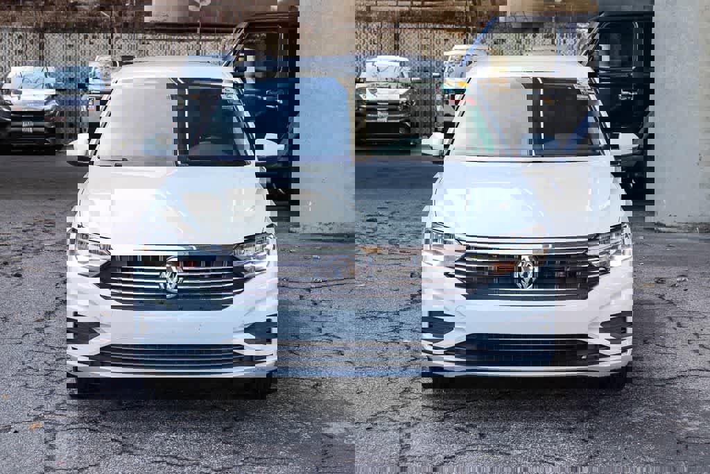 Used 2021 Volkswagen Jetta R-Line image 2