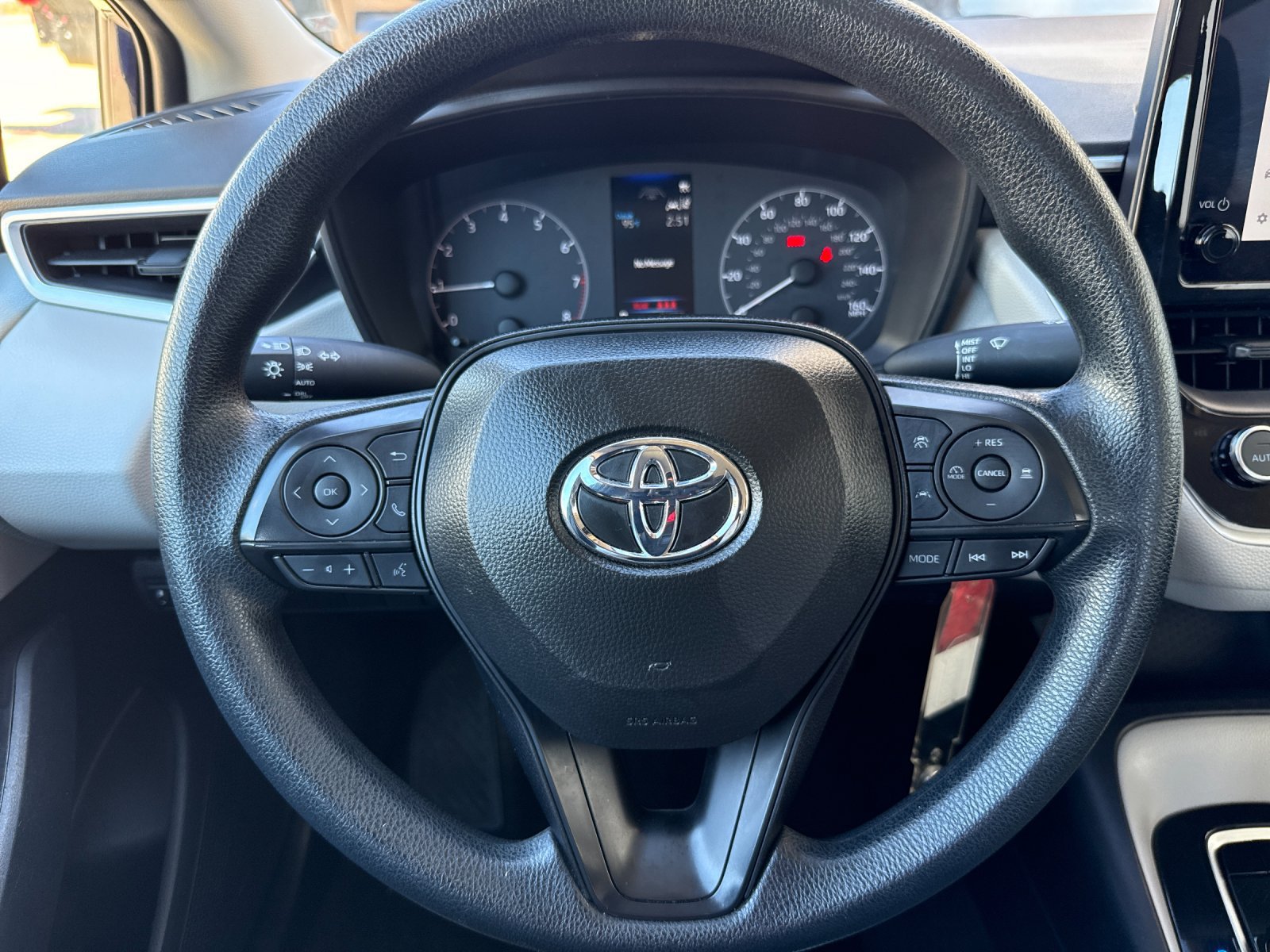 Certified 2025 Toyota Corolla LE FWD image 19