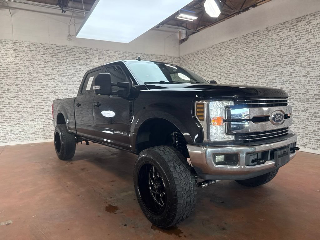 Used 2019 Ford F250 Lariat w/ Lariat Value Package AWD/4WD image 1