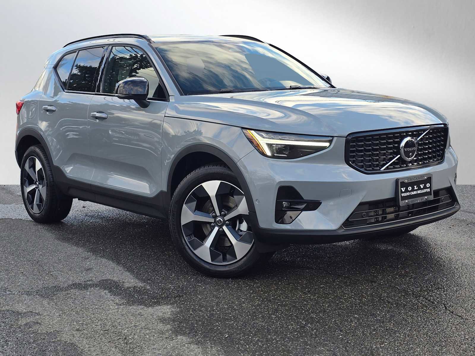 New 2026 Volvo XC40 B5 Plus w/ Protection Package Premier