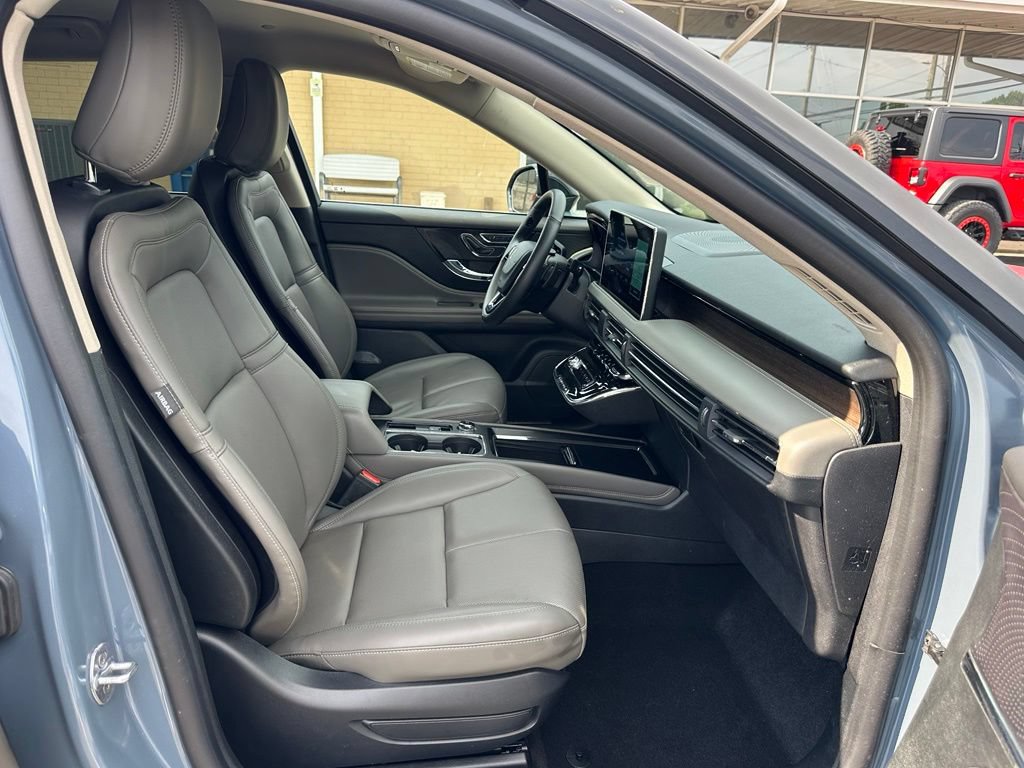Used 2025 Lincoln Corsair Reserve FWD image 17