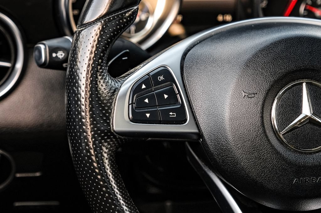 Used 2017 Mercedes-Benz SLC 300 image 11