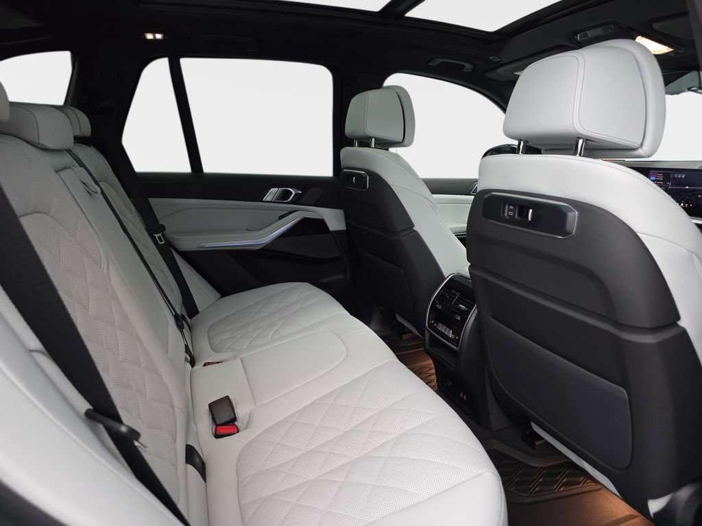 New 2026 BMW X5 xDrive50e w/ M Sport Package image 11