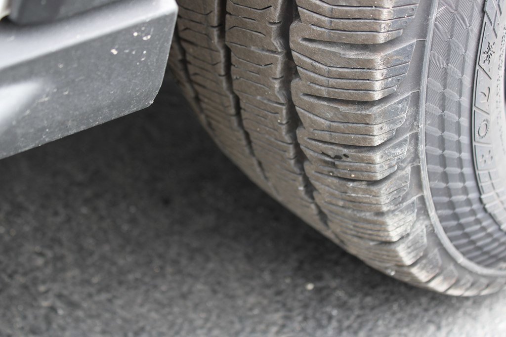 Used 2024 Ford Transit 250 148 Medium Roof w/ Load Area Protection Package image 30