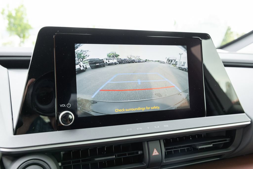 Used 2026 Toyota Prius Plug-In Hybrid image 18