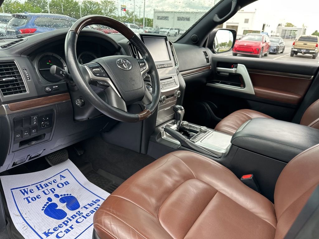 Certified 2021 Toyota Land Cruiser image 30