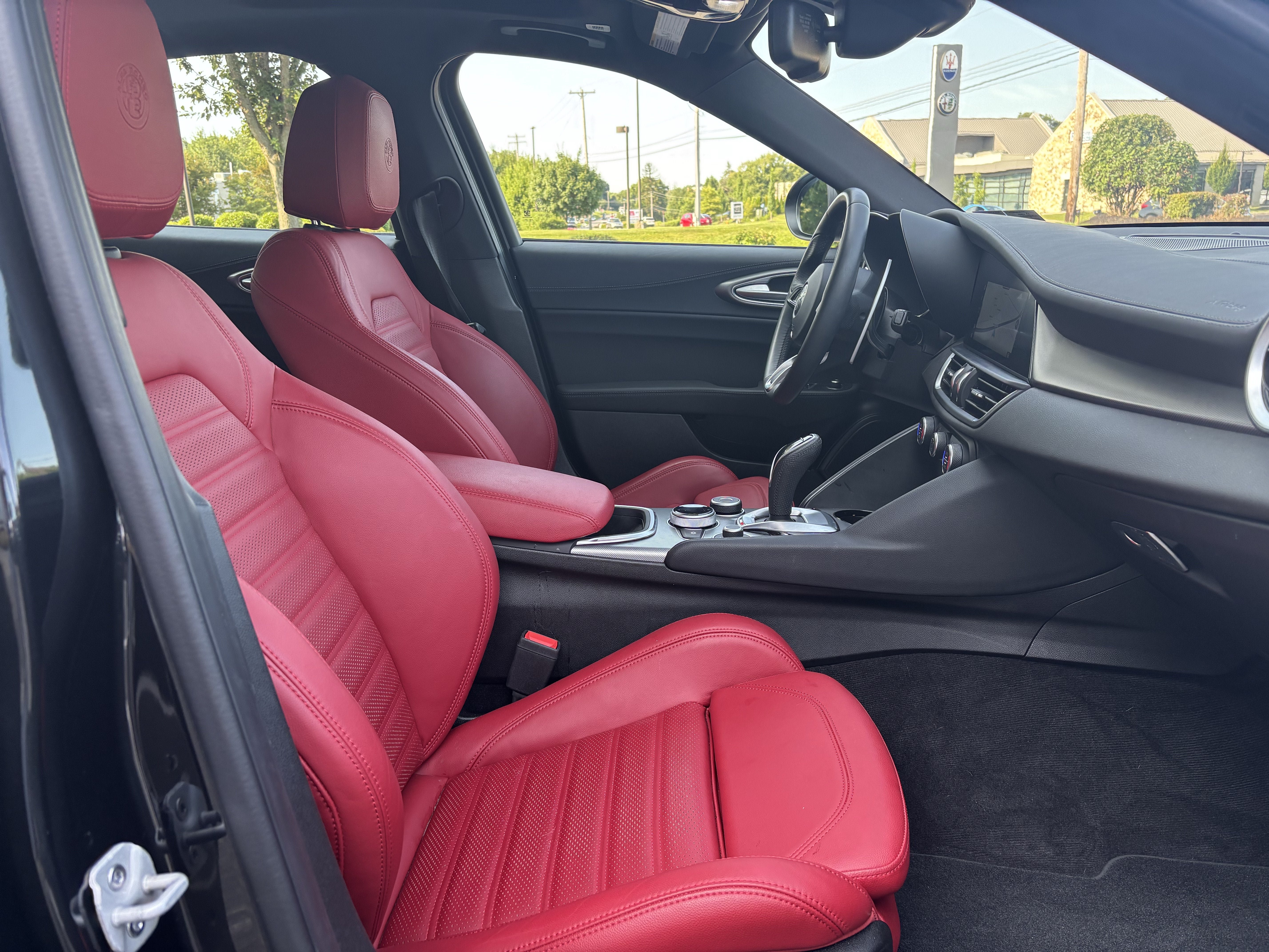 Used 2024 Alfa Romeo Giulia Veloce AWD/4WD image 20