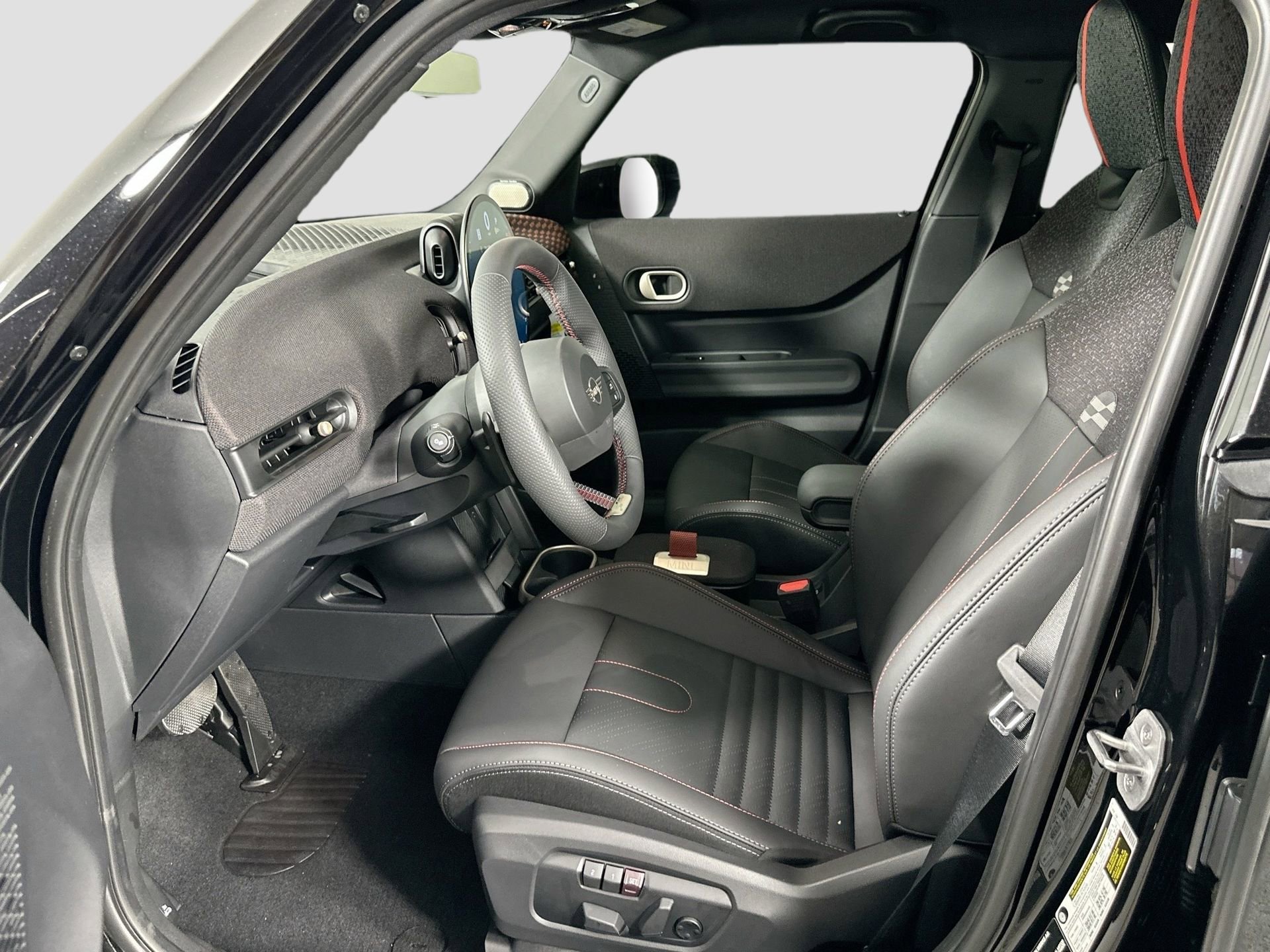 Certified 2025 MINI Cooper S image 18