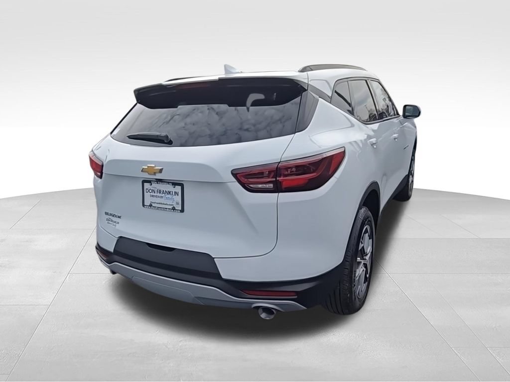 Used 2024 Chevrolet Blazer LT w/ Convenience Package FWD image 9