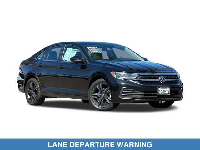 Used 2023 Volkswagen Jetta SE w/ Panoramic Sunroof Package FWD image 2