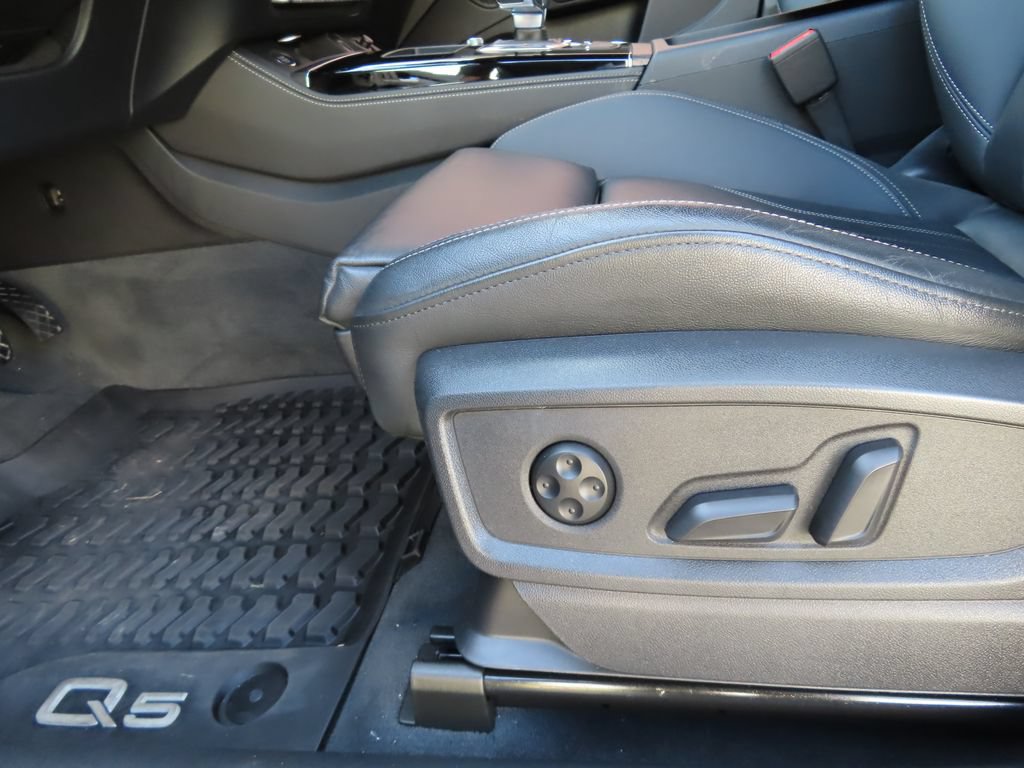 Used 2023 Audi Q5 2.0T Premium Plus w/ Premium Plus Package AWD/4WD image 8
