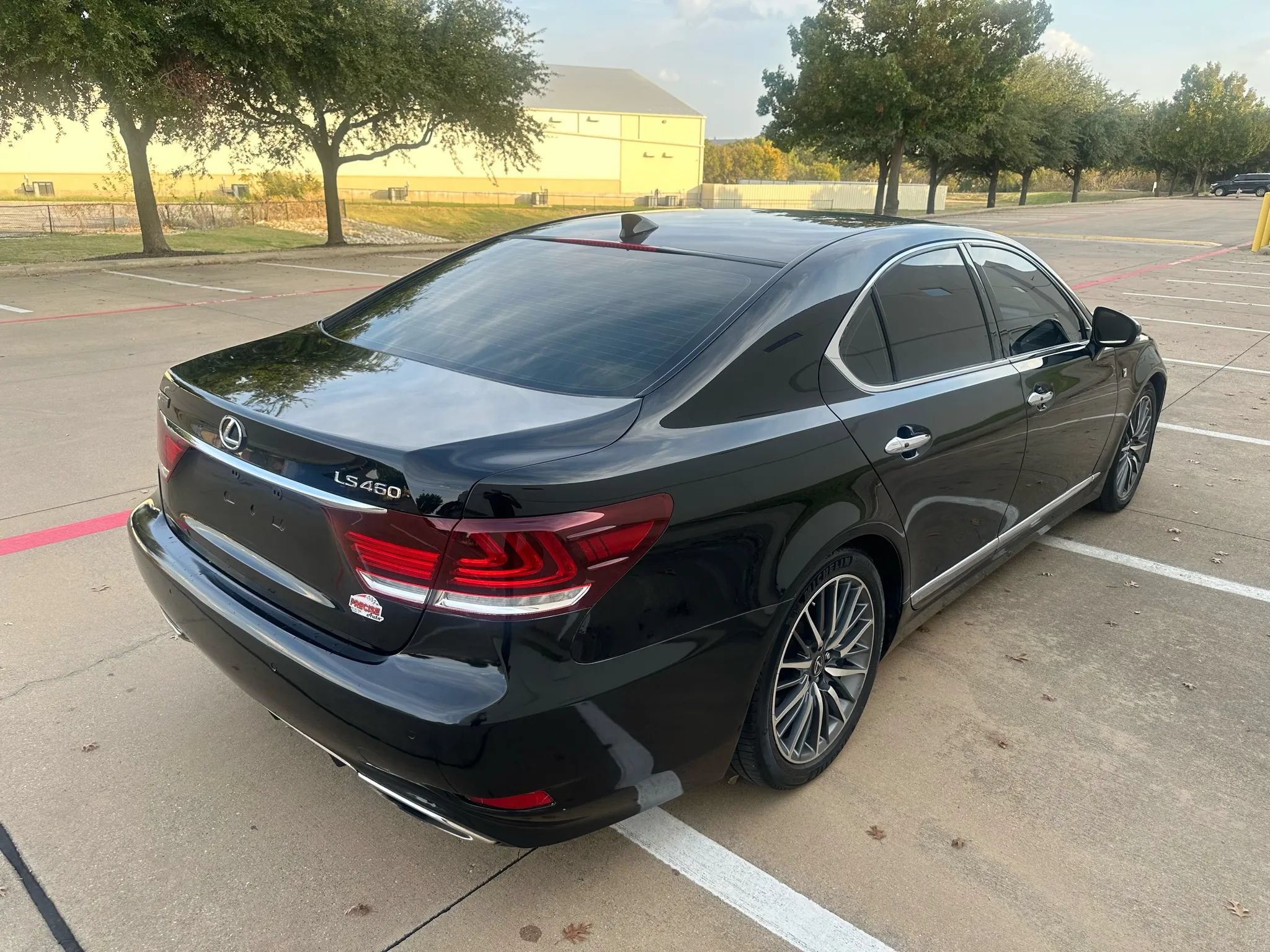 Used 2016 Lexus LS 460 RWD image 9