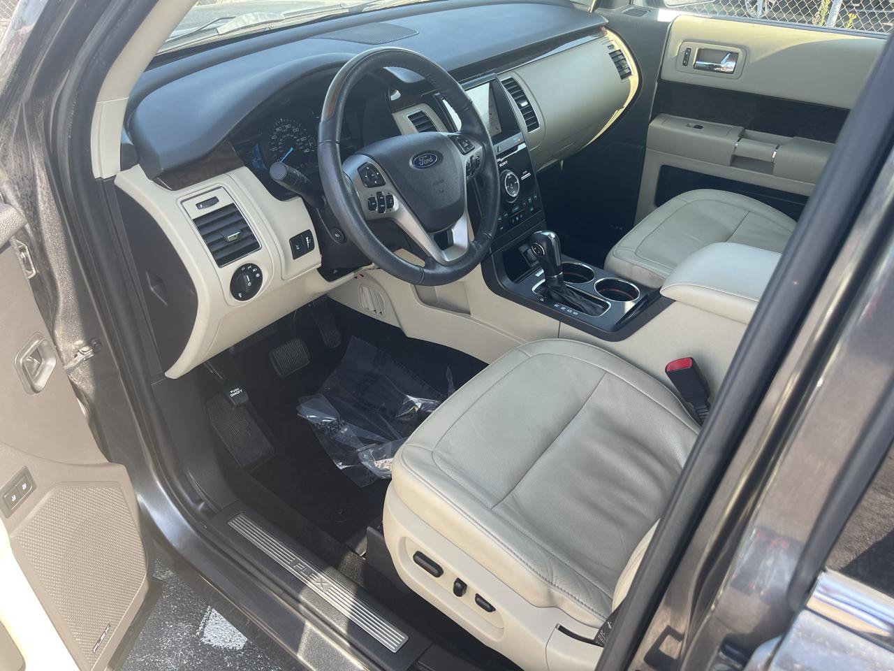 Used 2019 Ford Flex Limited AWD/4WD image 18
