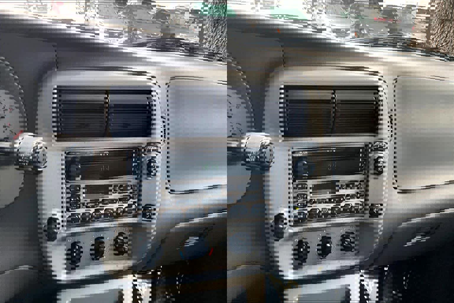 Used 2002 Ford Explorer Sport Trac 2WD image 26