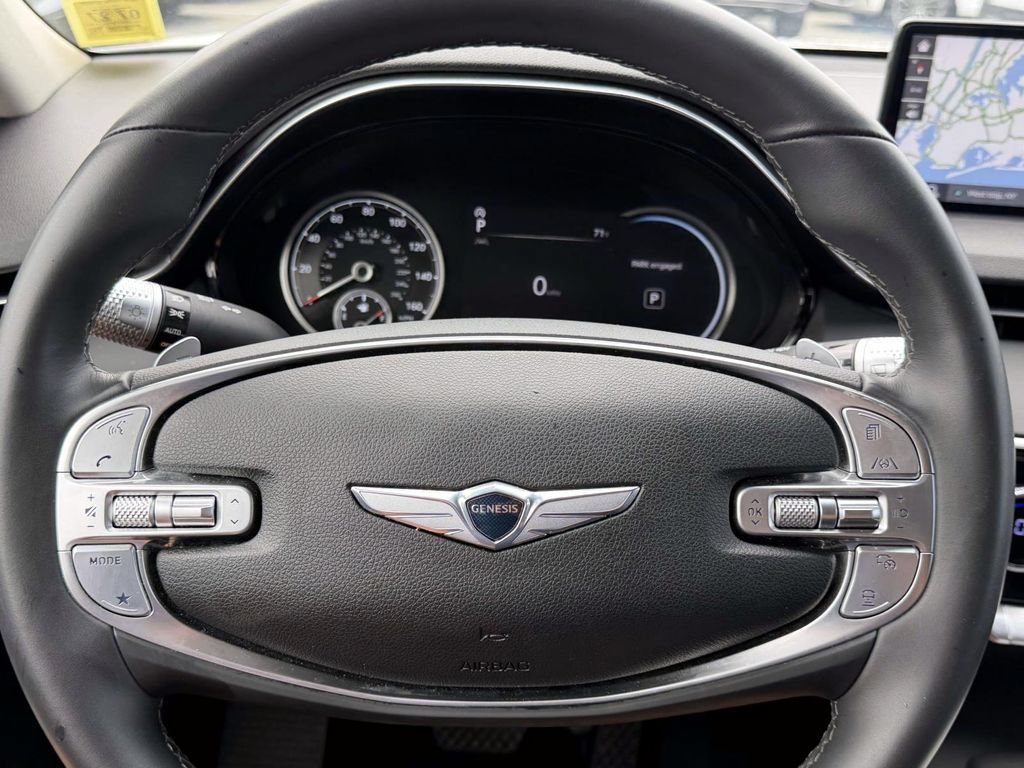 Certified 2025 Genesis GV70 2.5T AWD/4WD image 30